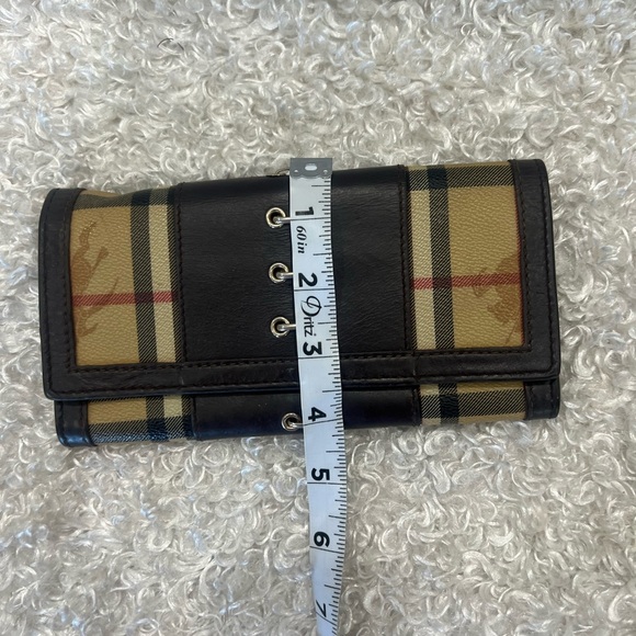 Burberry Haymarket Check Zip Around Wallet - Picture 11 of 11